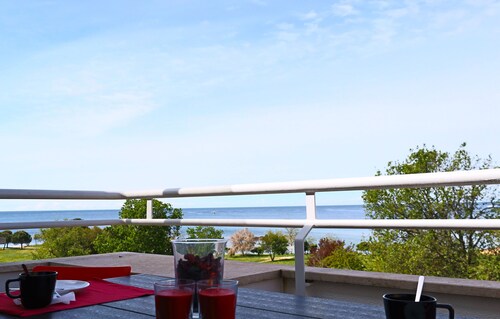 A spacious three bedroom apartment with sea view