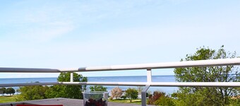 A spacious three bedroom apartment with sea view