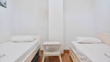 Villa, 4 Bedrooms, Balcony, Garden View