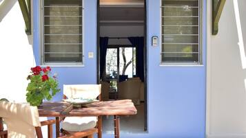 Villa, 4 Bedrooms, Balcony, Garden View | Outdoor dining