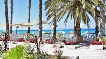 Villa, 4 Bedrooms, Balcony, Garden View | Garden