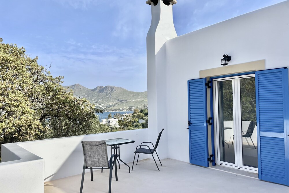Large Greek Villa in Krithoni 5 minutes from beach and Agia Marina