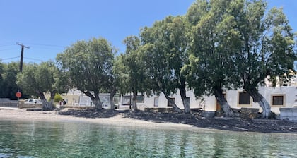 Large Greek Villa in Krithoni 5 minutes from beach and Agia Marina