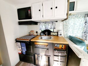 Mobile Home, 1 Bedroom | Interior