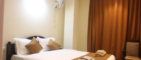 Habitación superior | Escritorio, espacio para trabajar con laptop y insonorización