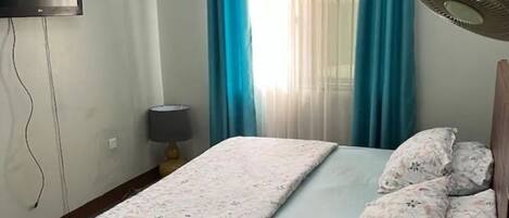 4 bedrooms, WiFi, bed sheets