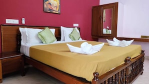 Deluxe Double Room | Premium bedding, laptop workspace, WiFi (free), individually furnished - PAPPUKUTTY BEACH RESORT (Neyyattinkara)