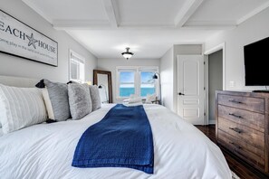 4 bedrooms, desk, iron/ironing board, free WiFi