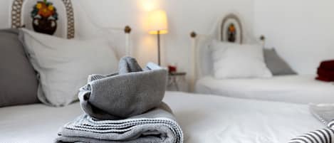 3 bedrooms, iron/ironing board, free WiFi, bed sheets