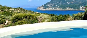 Romantic Pergamonto Cottage with private Pool & SeaView
