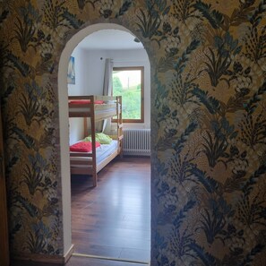 8 soverom, reiseseng for barn og wi-fi (inkludert)