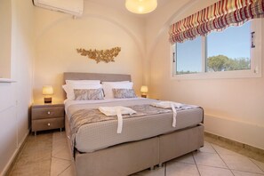 4 slaapkamers, een strijkplank/strijkijzer, gratis wifi, beddengoed