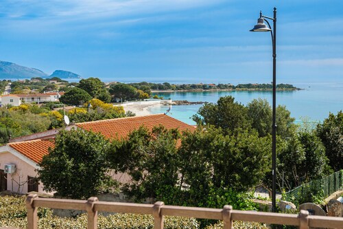 "Villetta Pellicano" near Beach with Private Terrace & Wi-Fi