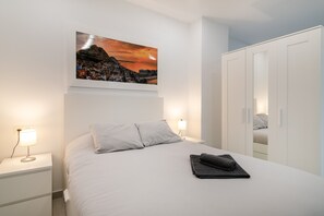 1 bedroom, iron/ironing board, free WiFi, bed sheets - Holiday Apartment "Alison's" with A/C & Wi-Fi (Alicante)