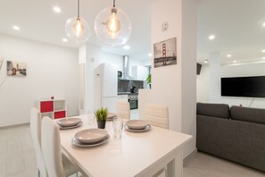 Dining - Holiday Apartment "Alison's" with A/C & Wi-Fi (Alicante)