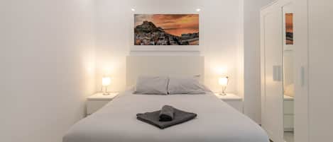 1 makuuhuone, silitysrauta/-lauta, ilmainen Wi-Fi, vuodevaatteet