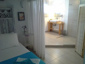 Senior Room | Bathroom | Hair dryer - Aspasia House (Bozcaada)