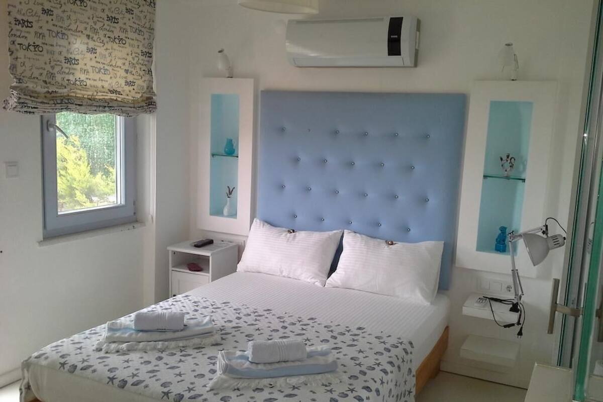 Deluxe Room | WiFi (free), bed sheets