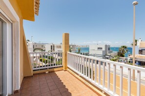 Terrace/patio - Holiday Home 'La Cala' with Sea View, Wi-Fi and Air Conditioning (Cabo de palos)