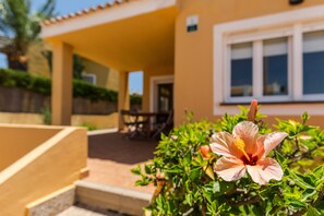 Exterior detail - Holiday Home 'La Cala' with Sea View, Wi-Fi and Air Conditioning (Cabo de palos)