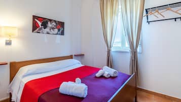 3 bedrooms, bed sheets