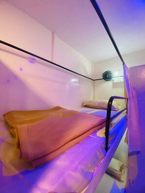 Shared Dormitory - Golden Star Dormitory (Mumbai)