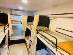 Shared Dormitory - Golden Star Dormitory (Mumbai)