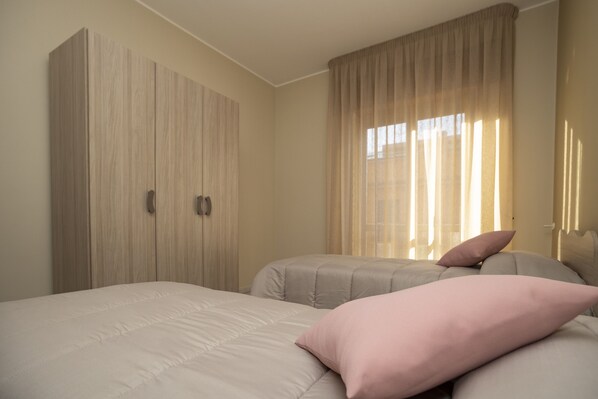 3 bedrooms, iron/ironing board, free WiFi, bed sheets - Apartment 'Sicilia Bedda House' with Balcony and Wi-Fi (Rocca di Caprileone)