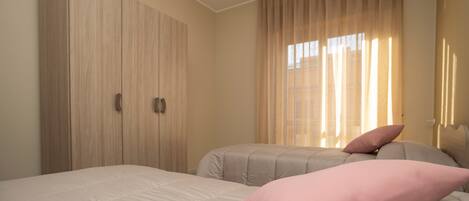 3 habitaciones, tabla de planchar con plancha y wifi gratis