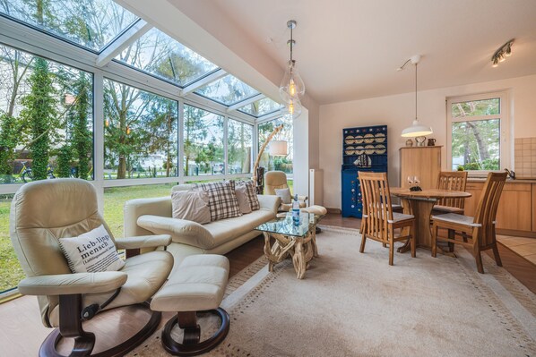 Télévision, chaîne hi-fi