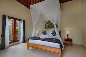 Villa Deluxe, 1 habitación, vistas al valle | Minibar, caja fuerte, escritorio y espacio para trabajar con un portátil