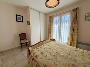 2 bedrooms