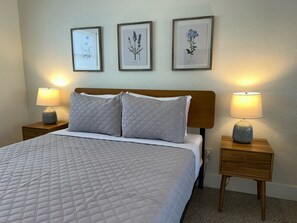 1 slaapkamer, een strijkplank/strijkijzer, wifi, beddengoed