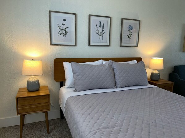 1 slaapkamer, een strijkplank/strijkijzer, wifi, beddengoed