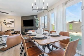Dining - Pool, Spa, and Arcade at 4BR Elegant Vegas Home (Henderson)