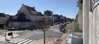 Central Apartment with Balcony, Near Beach & Shops – Fort-Mahon-Plage