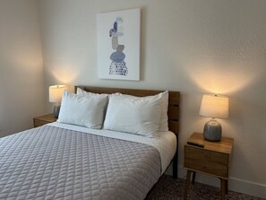 2 slaapkamers, een strijkplank/strijkijzer, wifi, beddengoed