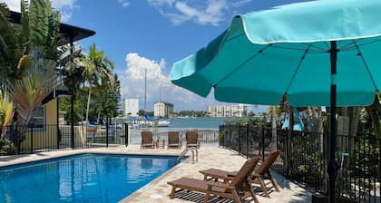18 · Surf n Sand 1 Bedroom Apartment by the Water 18