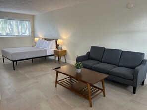 1 slaapkamer, een strijkplank/strijkijzer, wifi, beddengoed