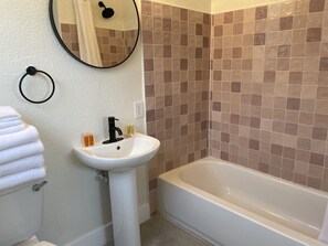 Hårtørrer, håndklæder, Toiletpapir