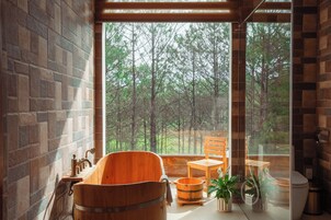 Vila, 3 quartos, vista para o jardim | Frigobar (abastecido com alguns itens grátis), escrivaninha