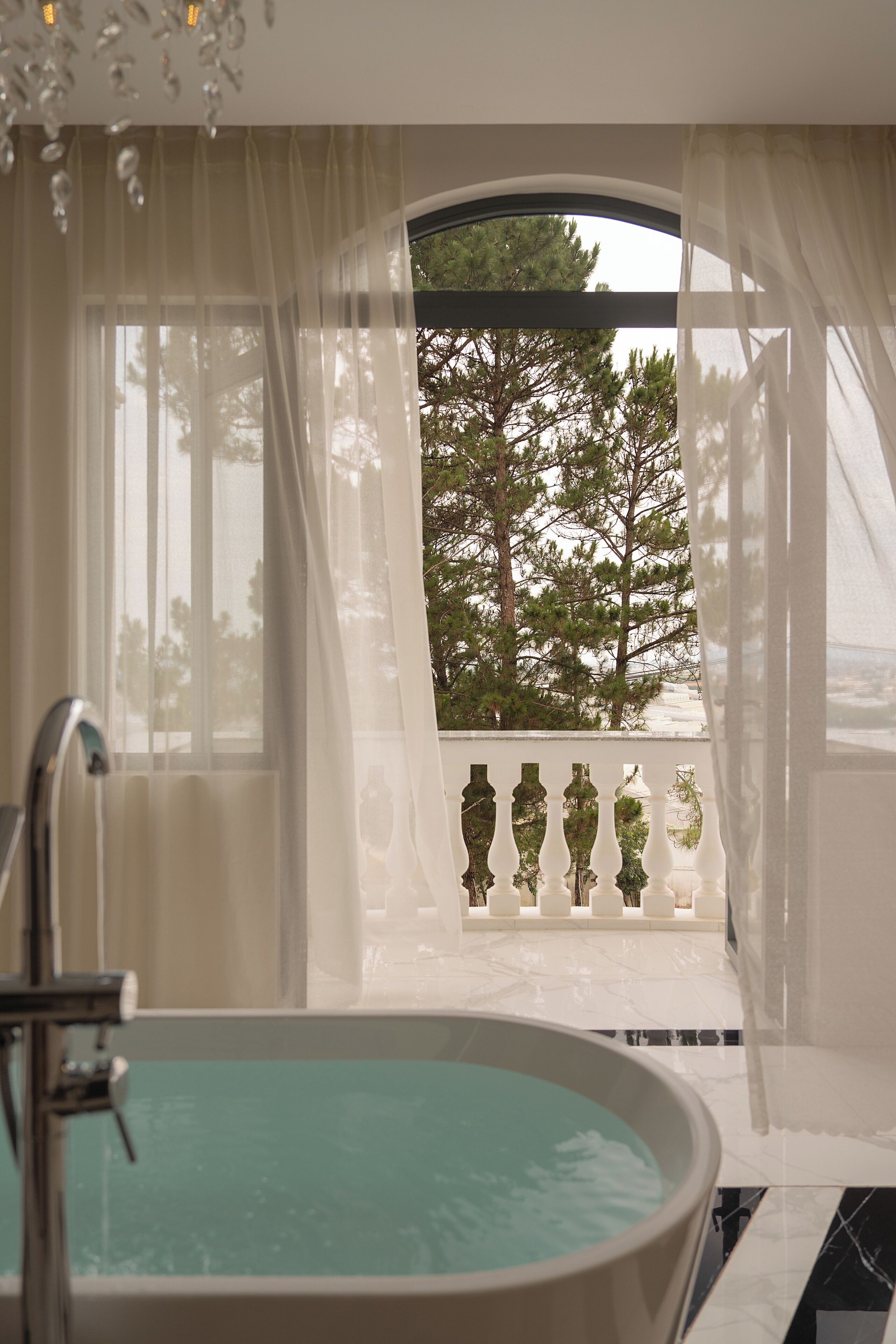 Junior Suite Double | Phòng tắm | Buồng tắm vòi sen, đồ dùng nhà tắm miễn phí, máy sấy tóc 