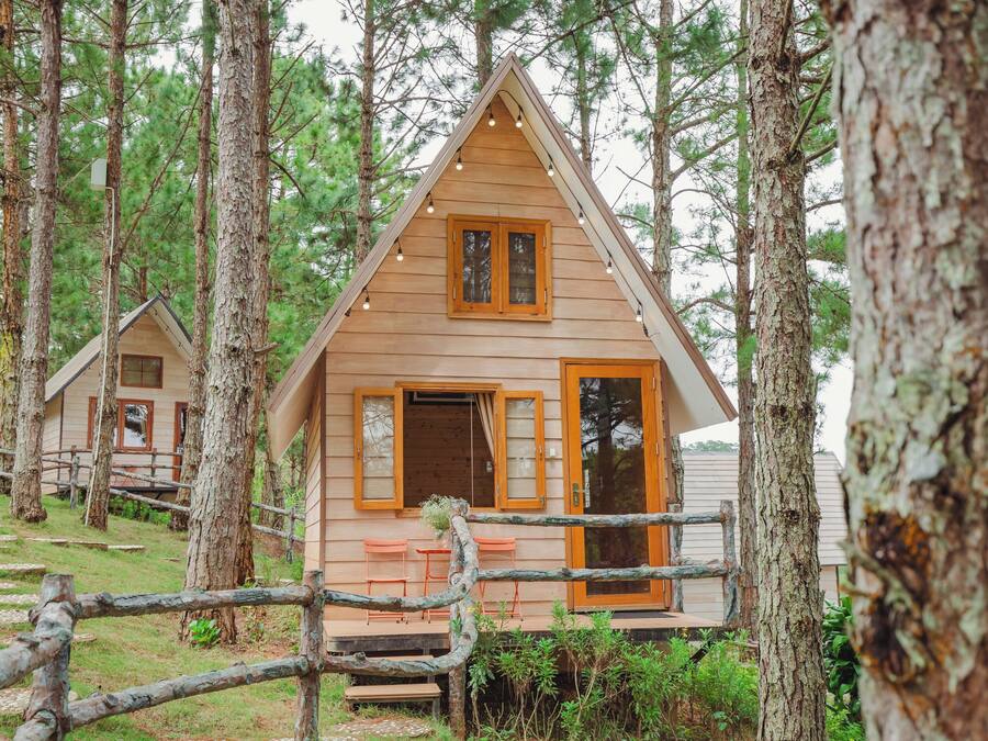 Bungalow, Garden View | Free minibar items, desk, blackout drapes, free WiFi