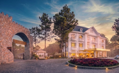 Kim Resort - Khu Nghĩ Dưỡng Rừng Lá Kim