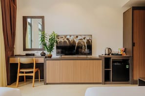 Superior Twin Room | Free minibar items, desk, blackout drapes, free WiFi - Kim Resort - Khu Nghĩ Dưỡng Rừng Lá Kim (Da Lat)