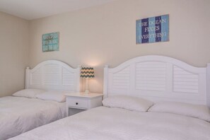 3 室のベッドルーム、アイロン / アイロン台、WiFi、ベッドシーツ