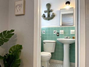 Hårtørrer, håndklæder, Toiletpapir
