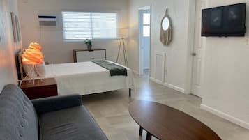 1 habitación, tabla de planchar con plancha, wifi y ropa de cama