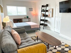 Bügeleisen/Bügelbrett, WLAN, Bettwäsche