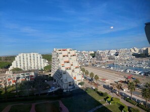 Exterior - Seafront Studio with Parking in La Grande Motte (La Grande-Motte)